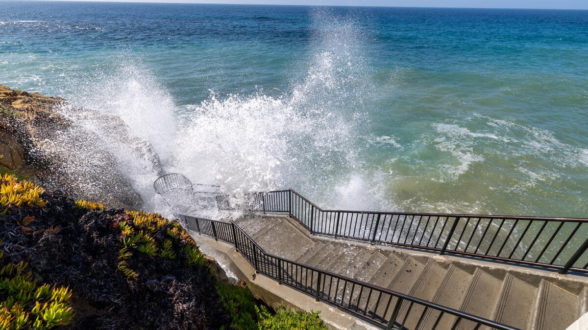 El Niño, Kelvin Waves, and Hurricane Rachel: A Coastal Risk Protocol