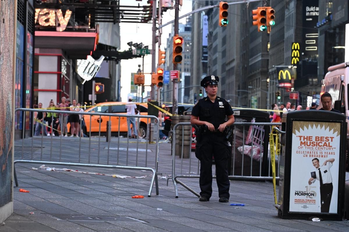 Algorithmic Governance vs. Unmanaged Risk: The Times Square Signal